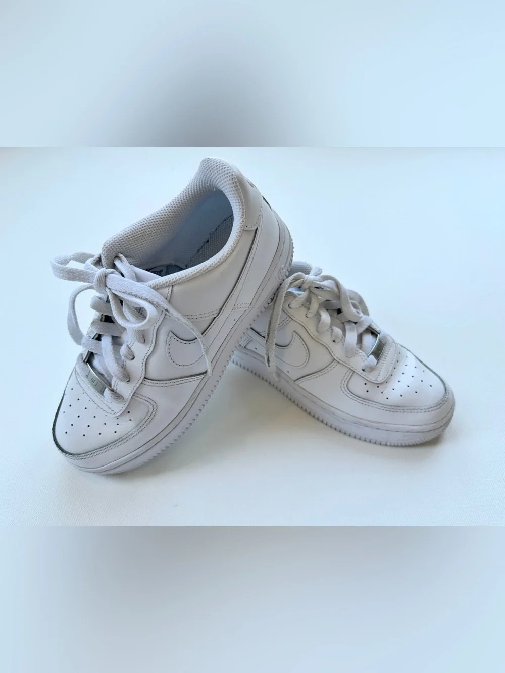 Nike AIR Youth Grade School AF1 White Air Force 1 Kids Athletic Sneakers 4.5
